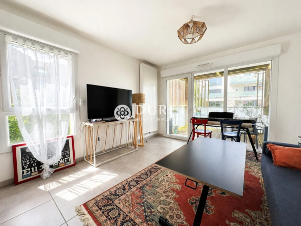 Appartement T2 en Hyper-Centre de Challans avec Terrasse et Parking