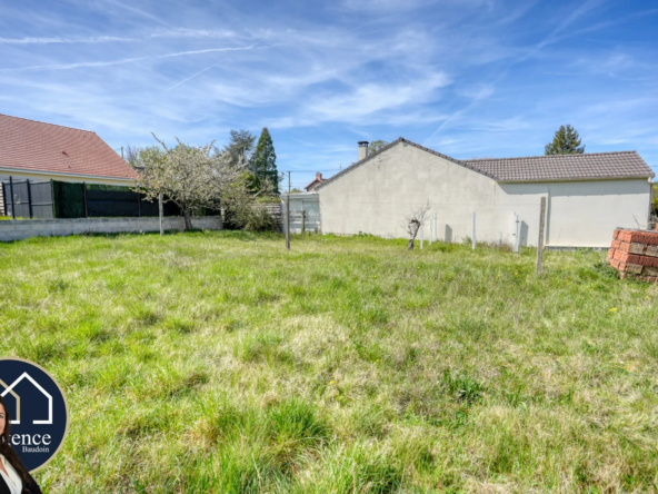 Terrain à bâtir de 438 m² à Maintenon, calme, proche gare et Paris