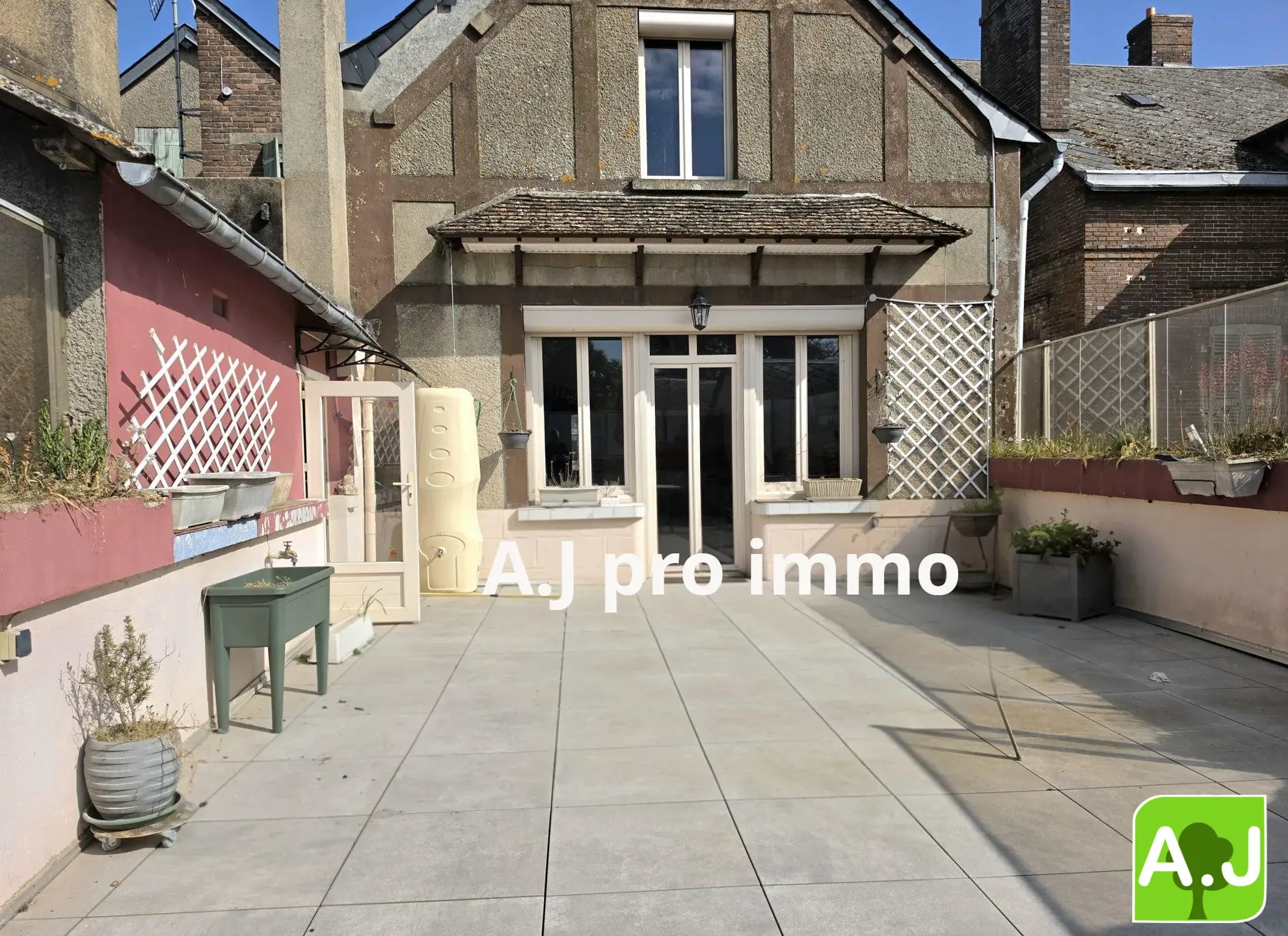 Appartement 4 chambres avec terrasse en hyper-centre de Saint André de l'Eure 
