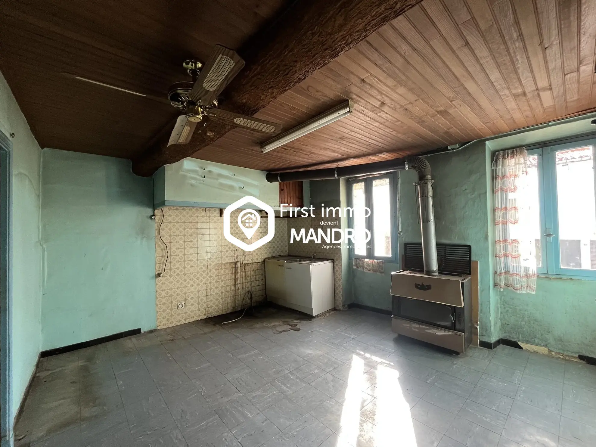 À vendre maison de village avec 3 chambres à Estagel, charmant cadre rural 