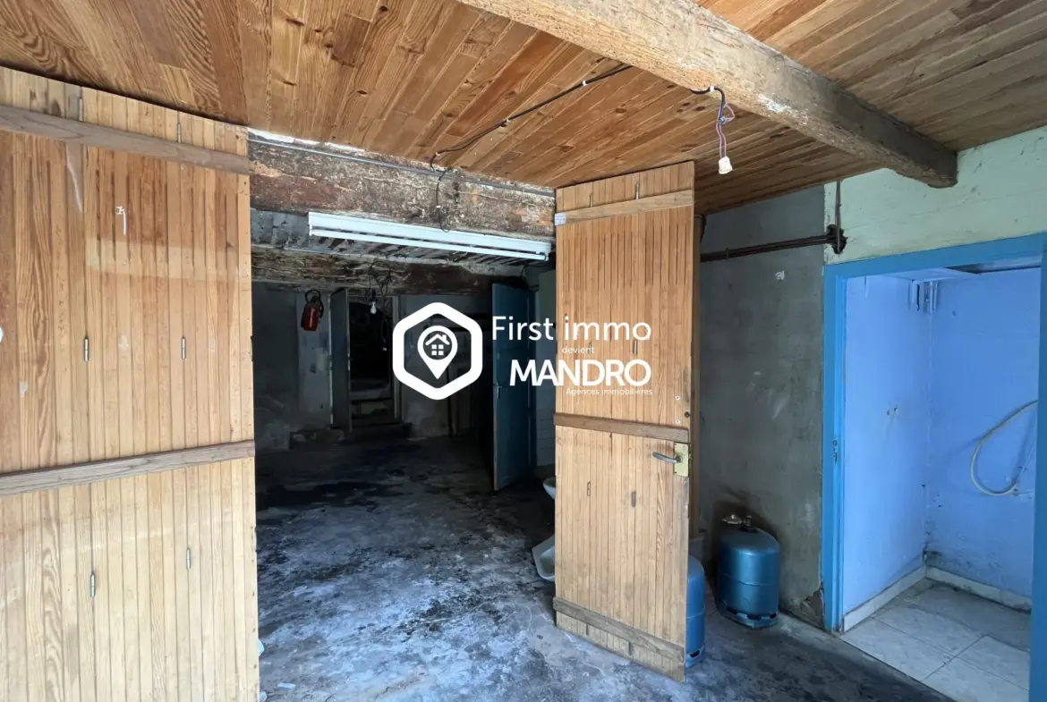 À vendre maison de village avec 3 chambres à Estagel, charmant cadre rural 