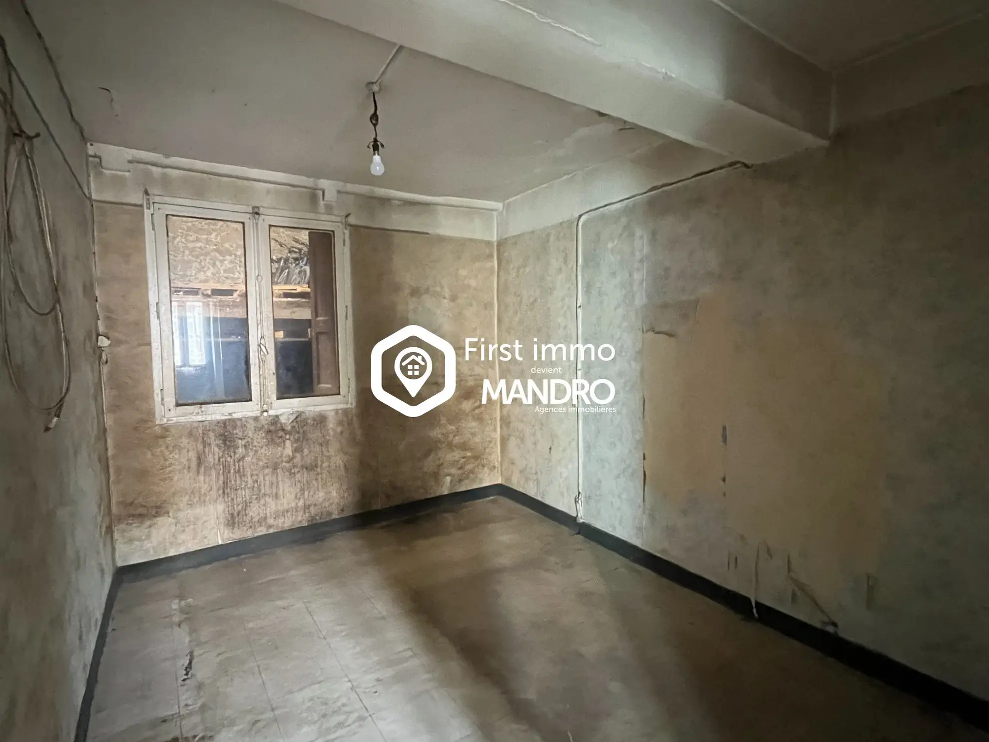 À vendre maison de village avec 3 chambres à Estagel, charmant cadre rural 