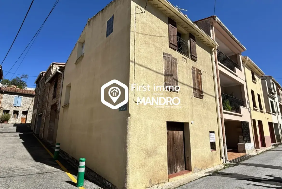 À vendre maison de village avec 3 chambres à Estagel, charmant cadre rural 