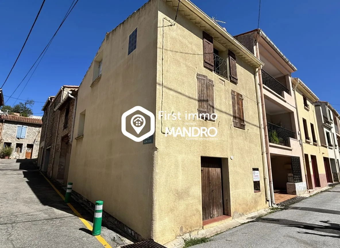 À vendre maison de village avec 3 chambres à Estagel, charmant cadre rural 