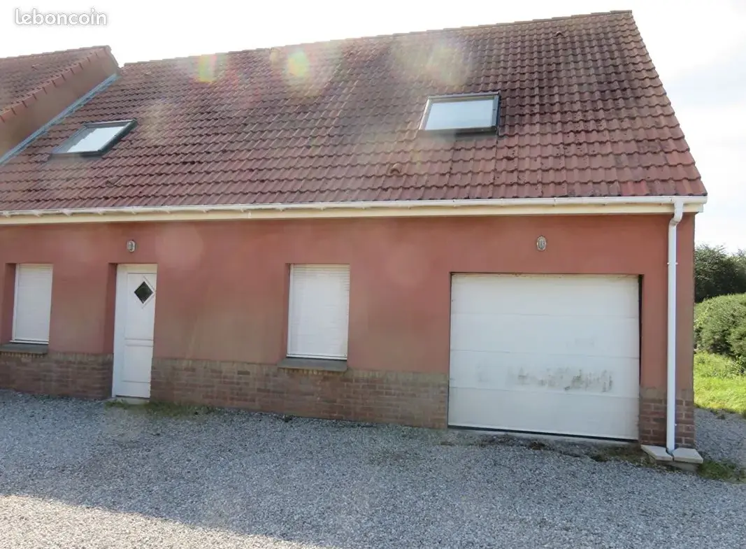Maison semi-mitoyenne à Ghyvelde de 2011 avec 5 chambres, jardin et garage 