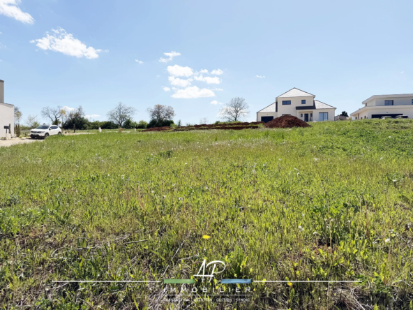 Terrain constructible de 658 m² à Bretigny Les Norges près de Dijon