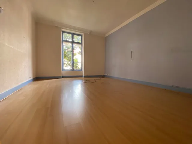A VENDRE BUREAUX OU INVESTISSEMENT À MILLAU, 265 M² 
