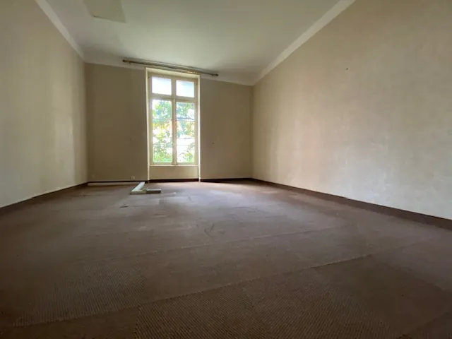 A VENDRE BUREAUX OU INVESTISSEMENT À MILLAU, 265 M² 
