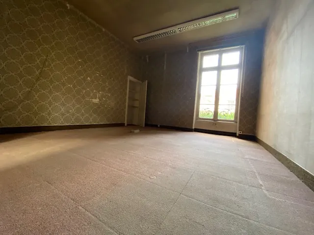 A VENDRE BUREAUX OU INVESTISSEMENT À MILLAU, 265 M² 