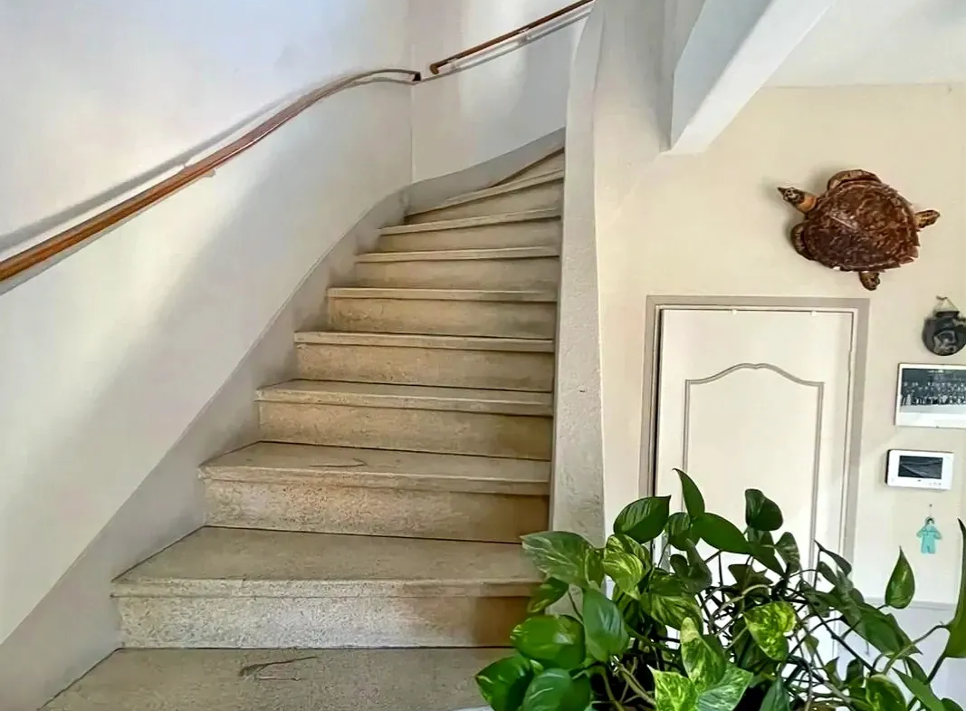 À vendre: Mas de ville de 161 m² à Sorgues avec piscine et potentiel d'aménagement 