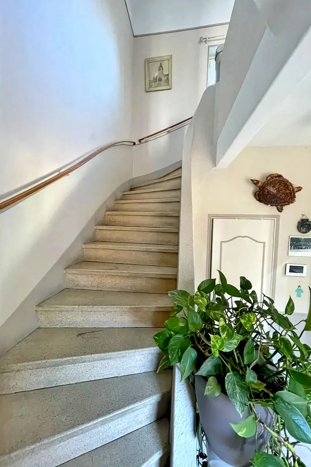 À vendre: Mas de ville de 161 m² à Sorgues avec piscine et potentiel d'aménagement 