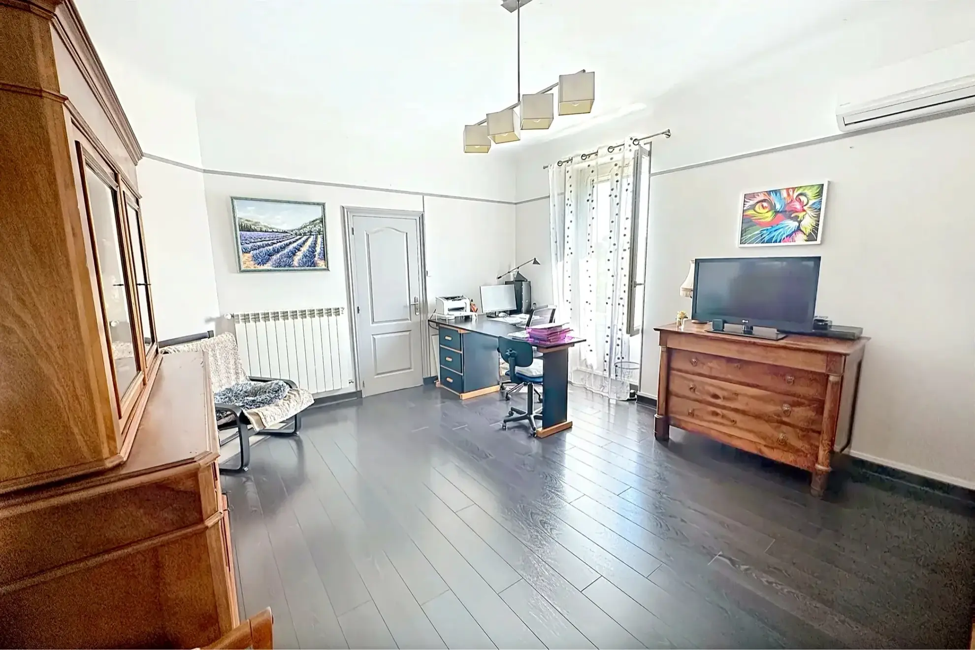 À vendre: Mas de ville de 161 m² à Sorgues avec piscine et potentiel d'aménagement 