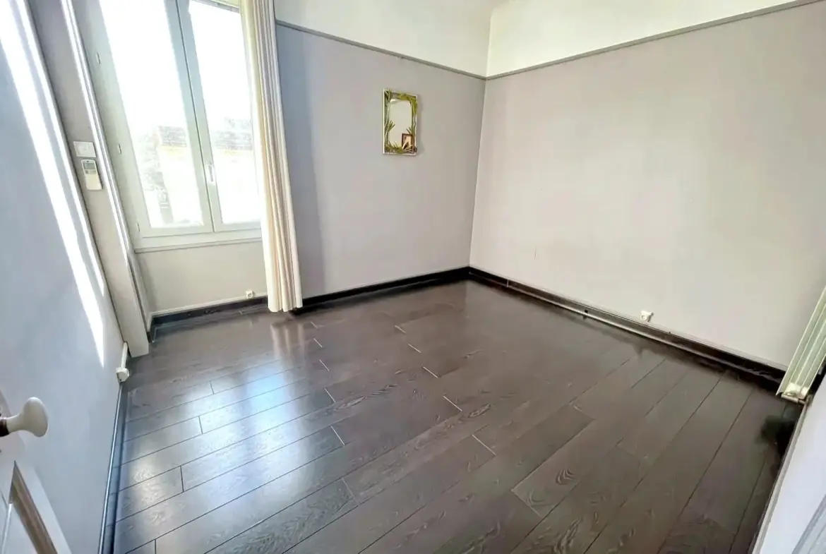 À vendre: Mas de ville de 161 m² à Sorgues avec piscine et potentiel d'aménagement 