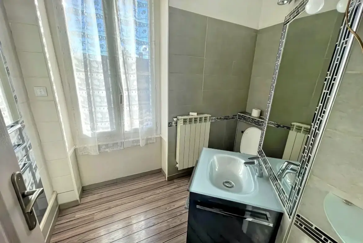 À vendre: Mas de ville de 161 m² à Sorgues avec piscine et potentiel d'aménagement 