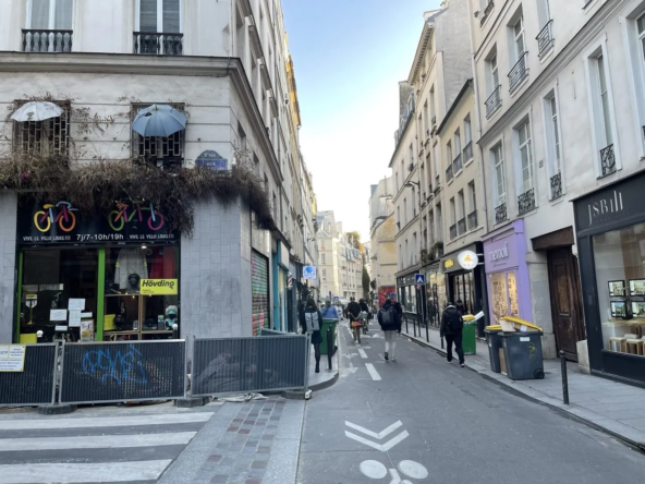 Fonds de commerce bar à vins à Paris 2ème – Emplacement idéal dans le Sentier