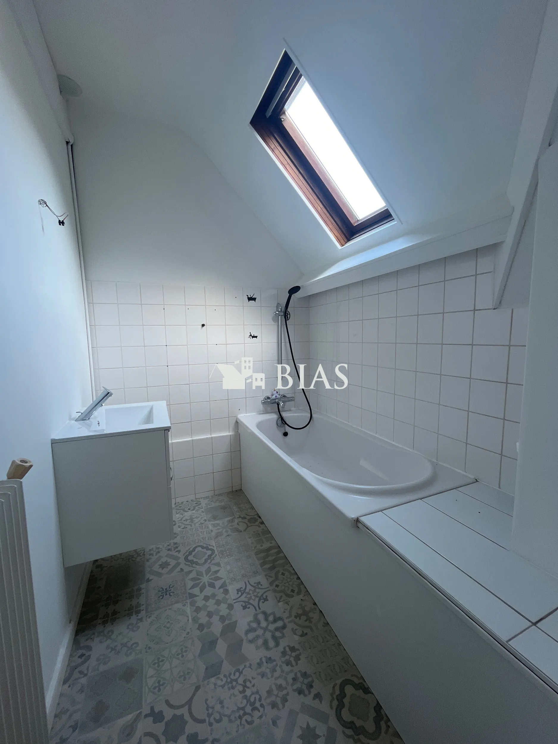 Appartement T3 en Hypercentre d'Elbeuf avec 2 Chambres et Rangement 
