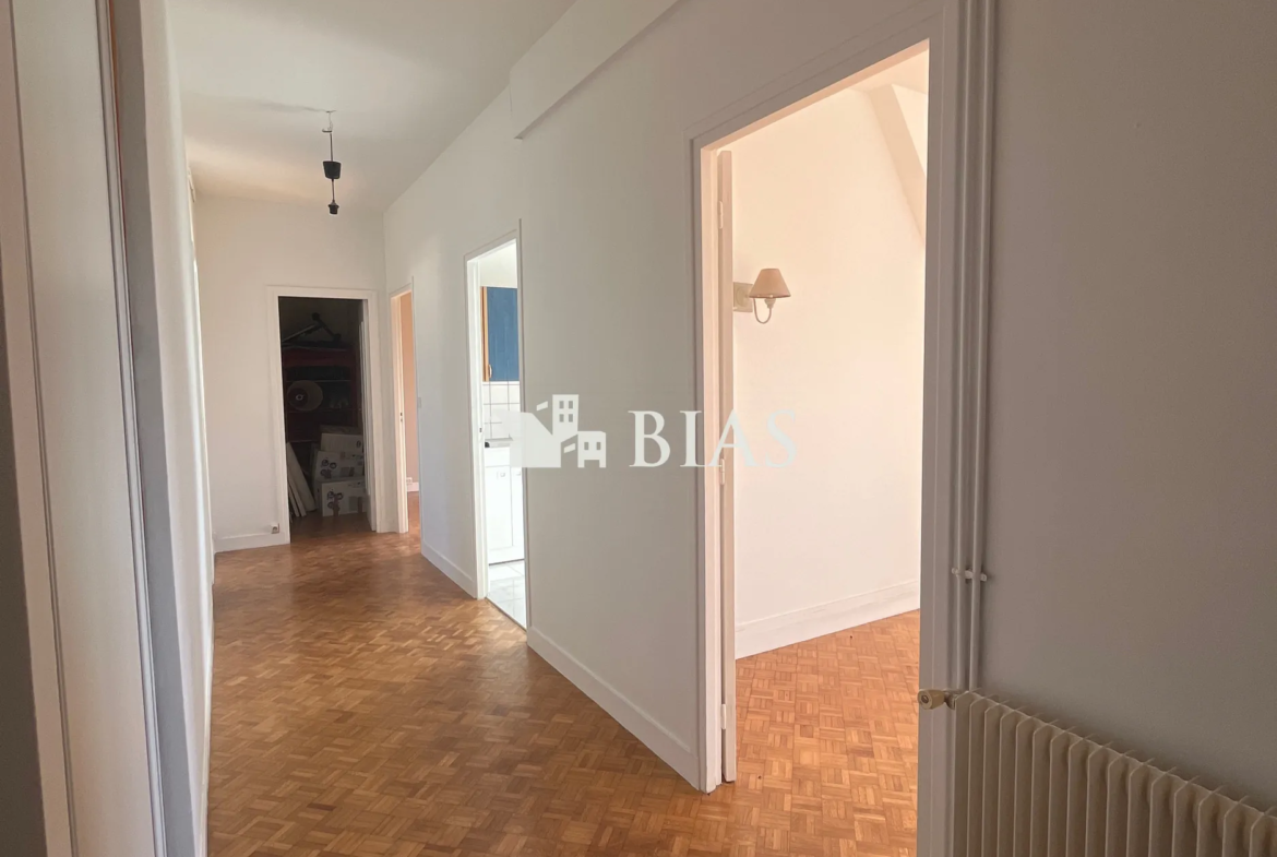 Appartement T3 en Hypercentre d'Elbeuf avec 2 Chambres et Rangement 