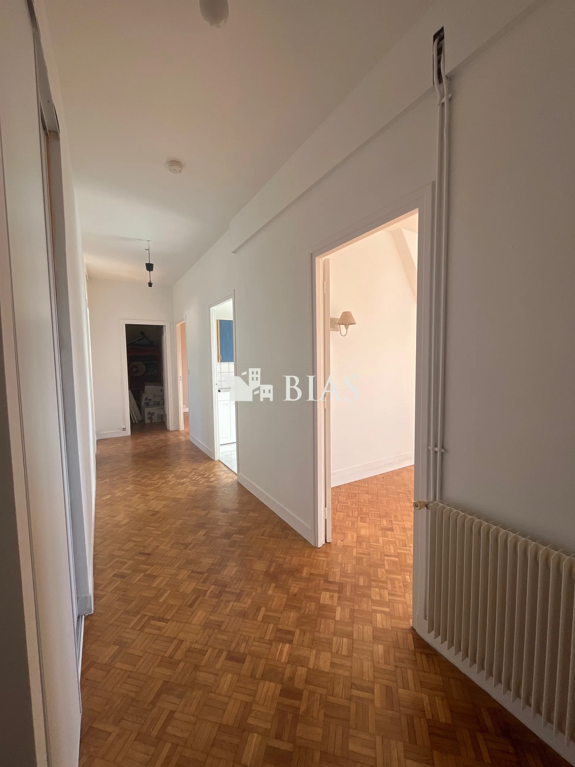 Appartement T3 en Hypercentre d'Elbeuf avec 2 Chambres et Rangement 