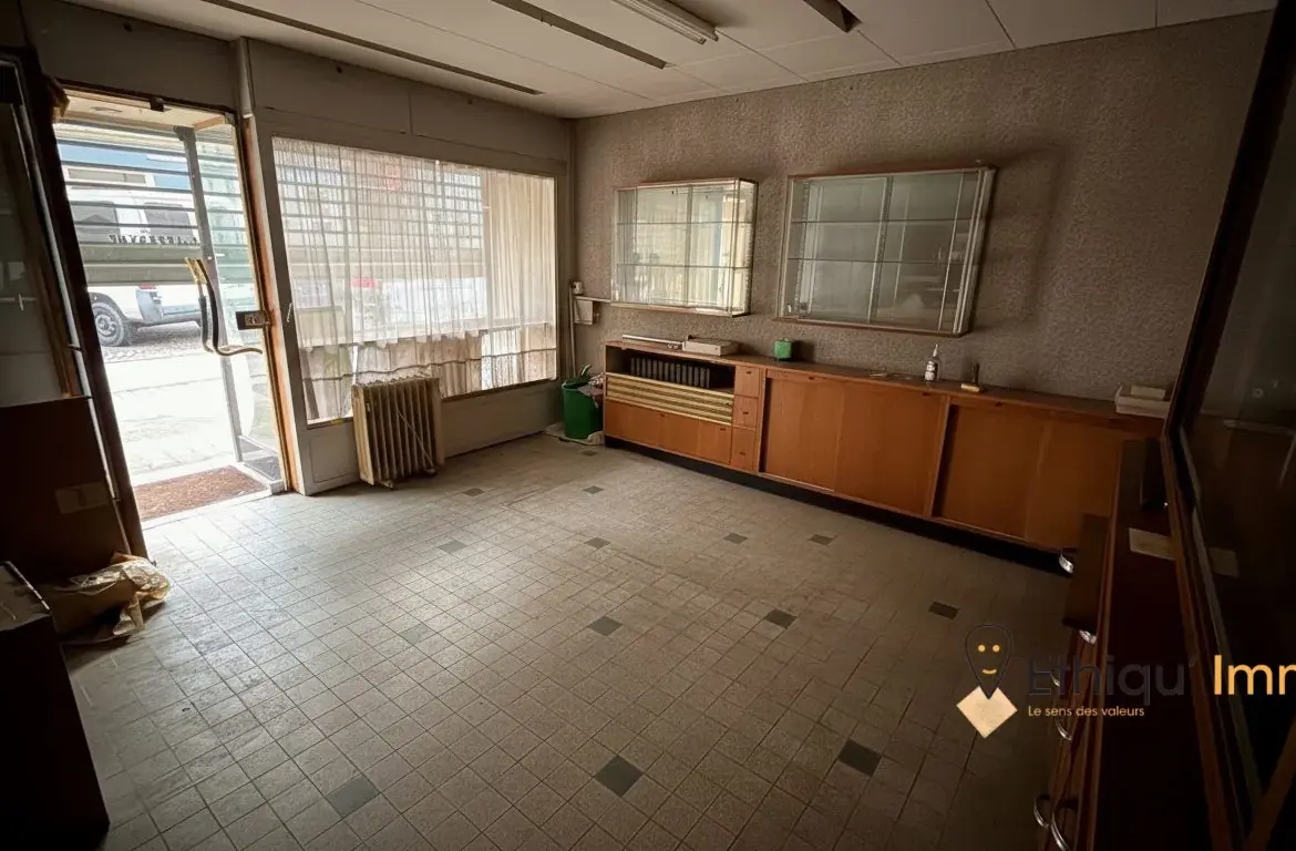 Immeuble rénovable en centre-ville de Bar-sur-Aube avec fort potentiel 