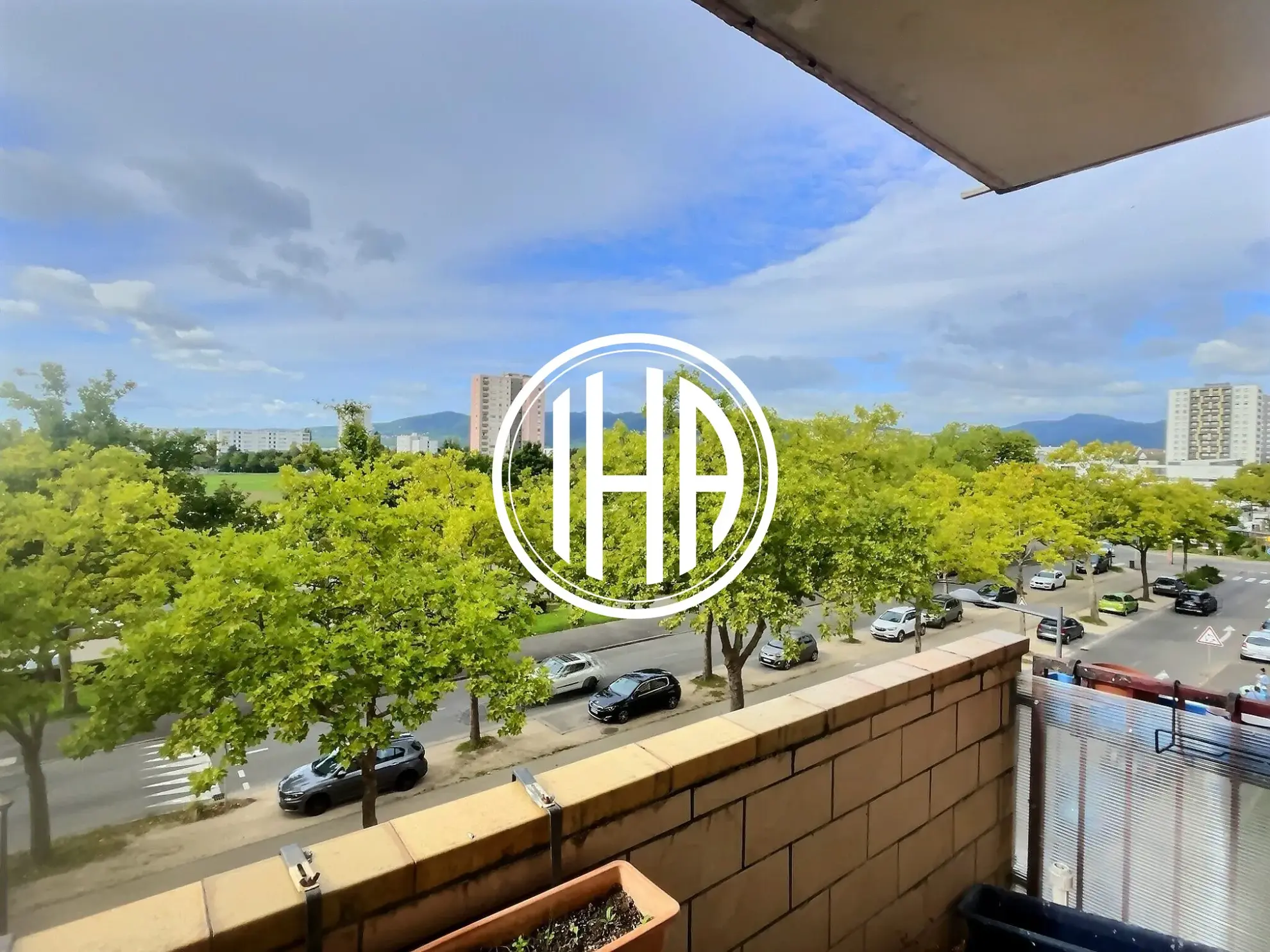 Balcon avec vue dégagée Appartement T5 à vendre à Colmar avec balcon, cave et exposition sud 