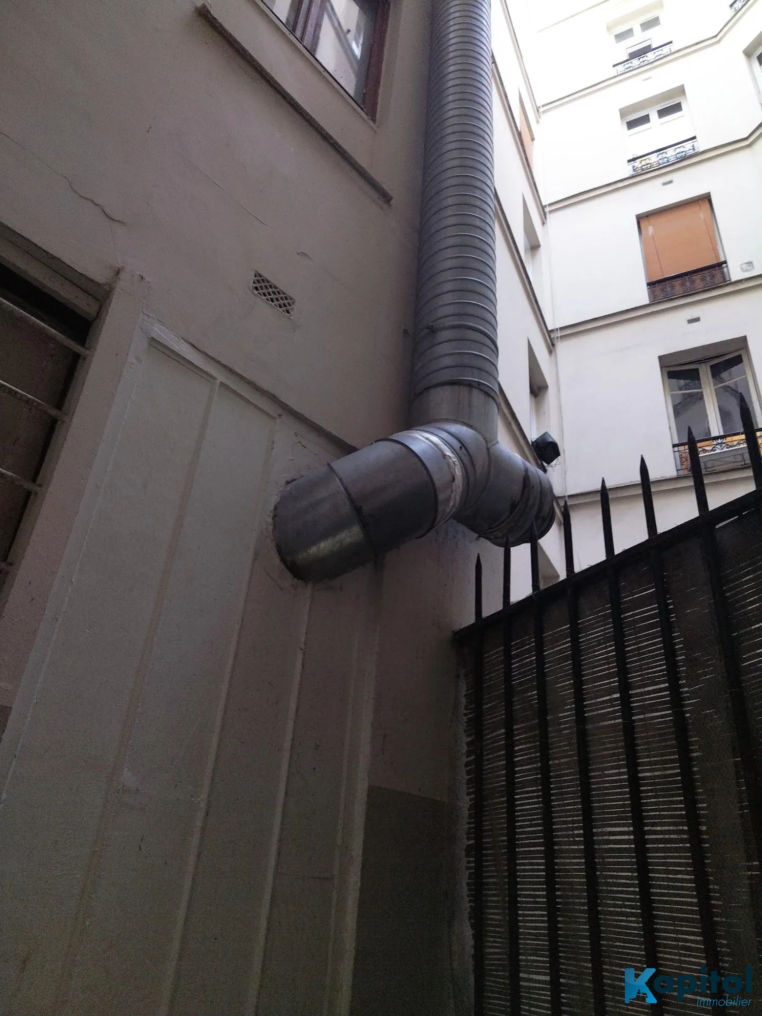Restaurant à vendre à Paris 18e - Emplacement privilégié et faible loyer 