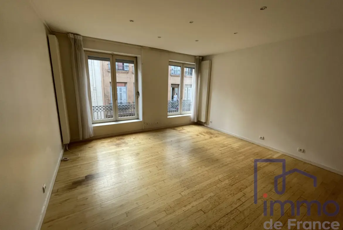 Appartement T2 de 52 m² à Saint-Étienne, investissez dans un bien central et lumineux 