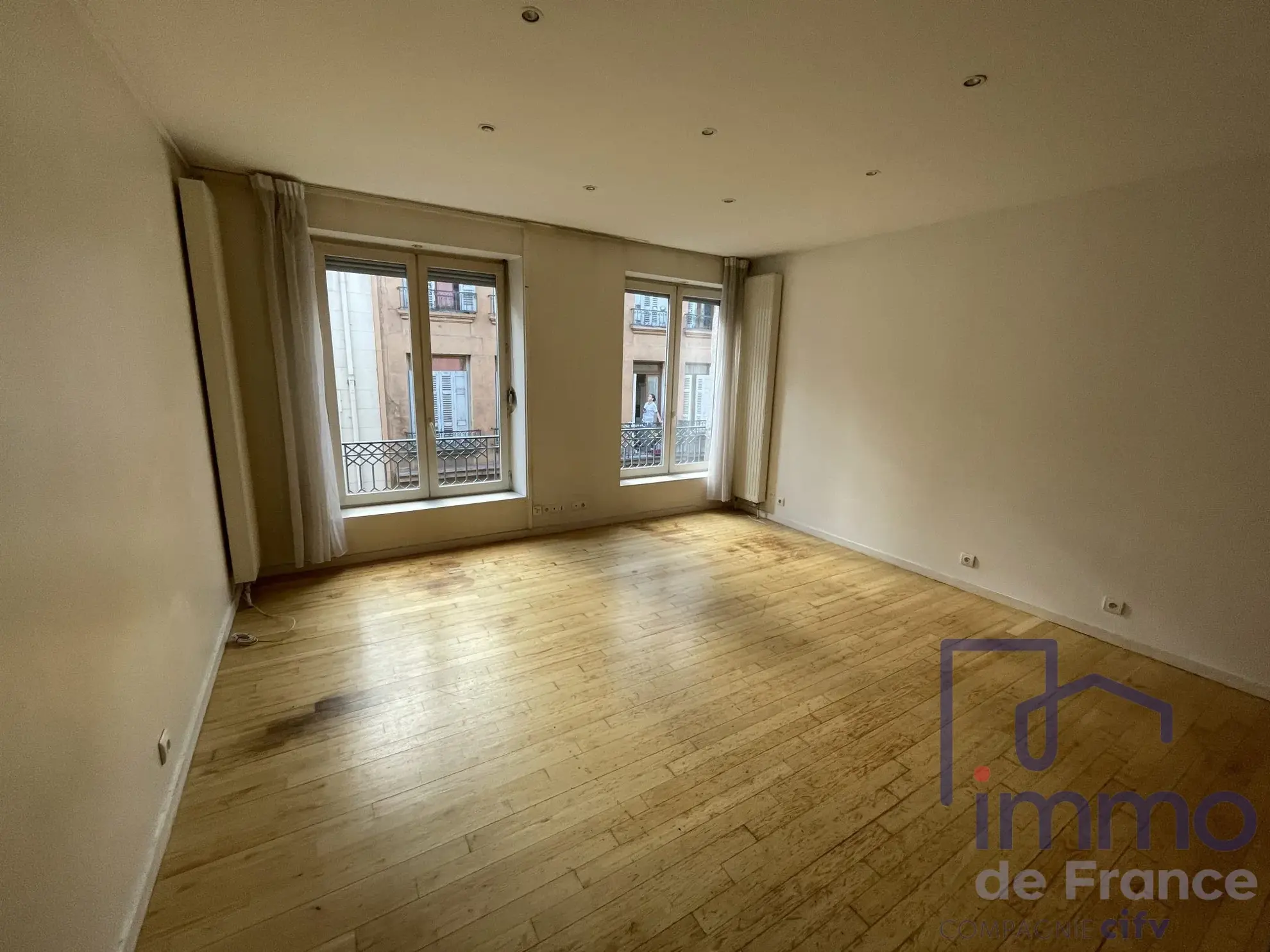 Appartement T2 de 52 m² à Saint-Étienne, investissez dans un bien central et lumineux 