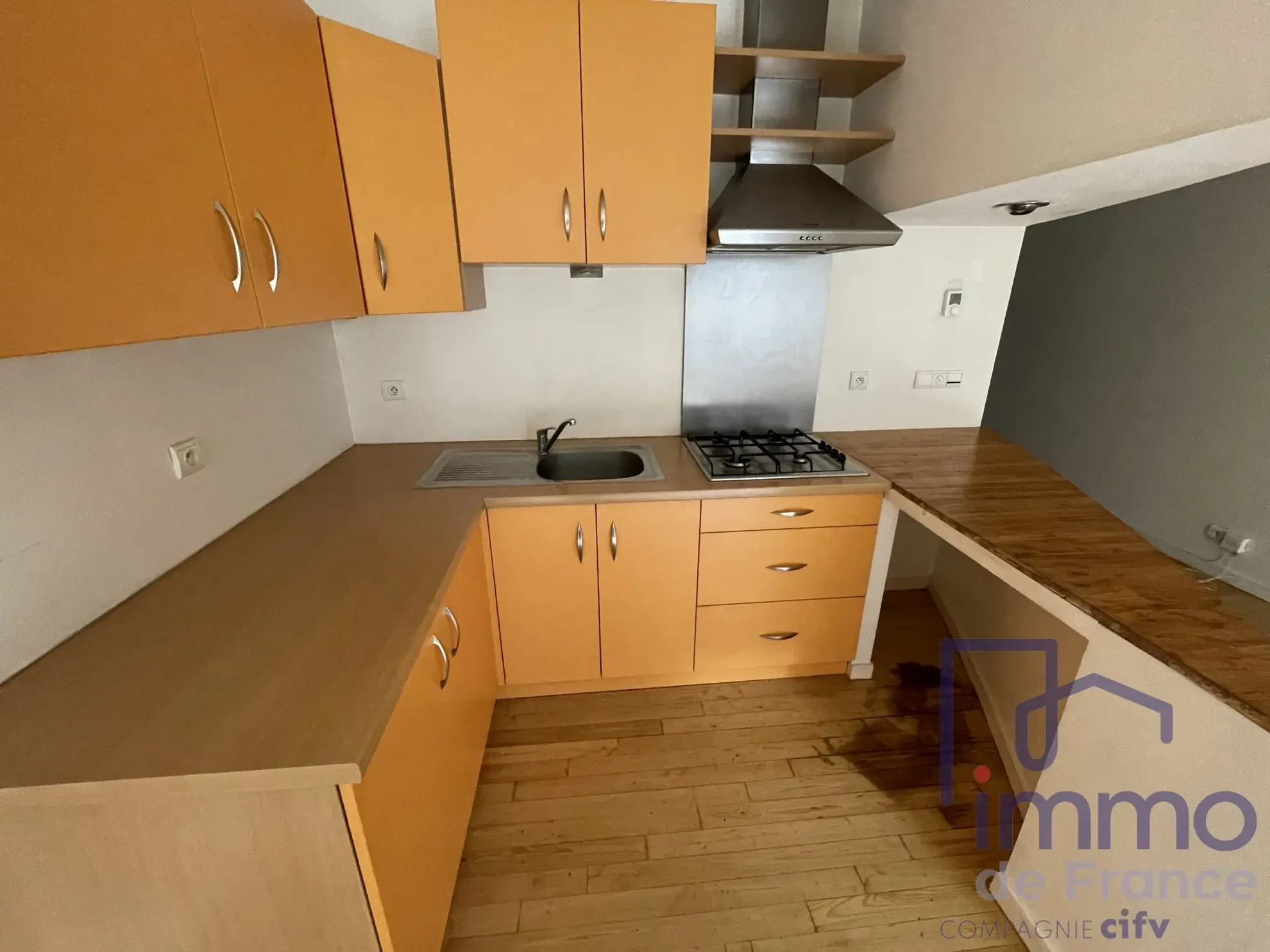 Appartement T2 de 52 m² à Saint-Étienne, investissez dans un bien central et lumineux 