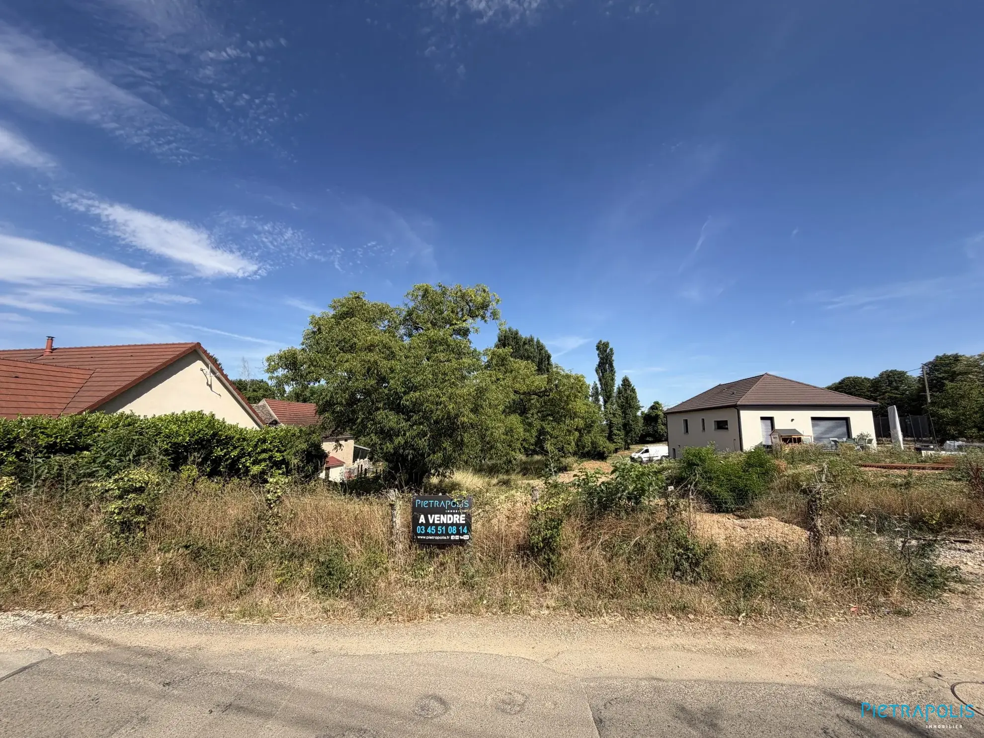 Terrain à bâtir de 1176 m² à Givry, secteur paisible 