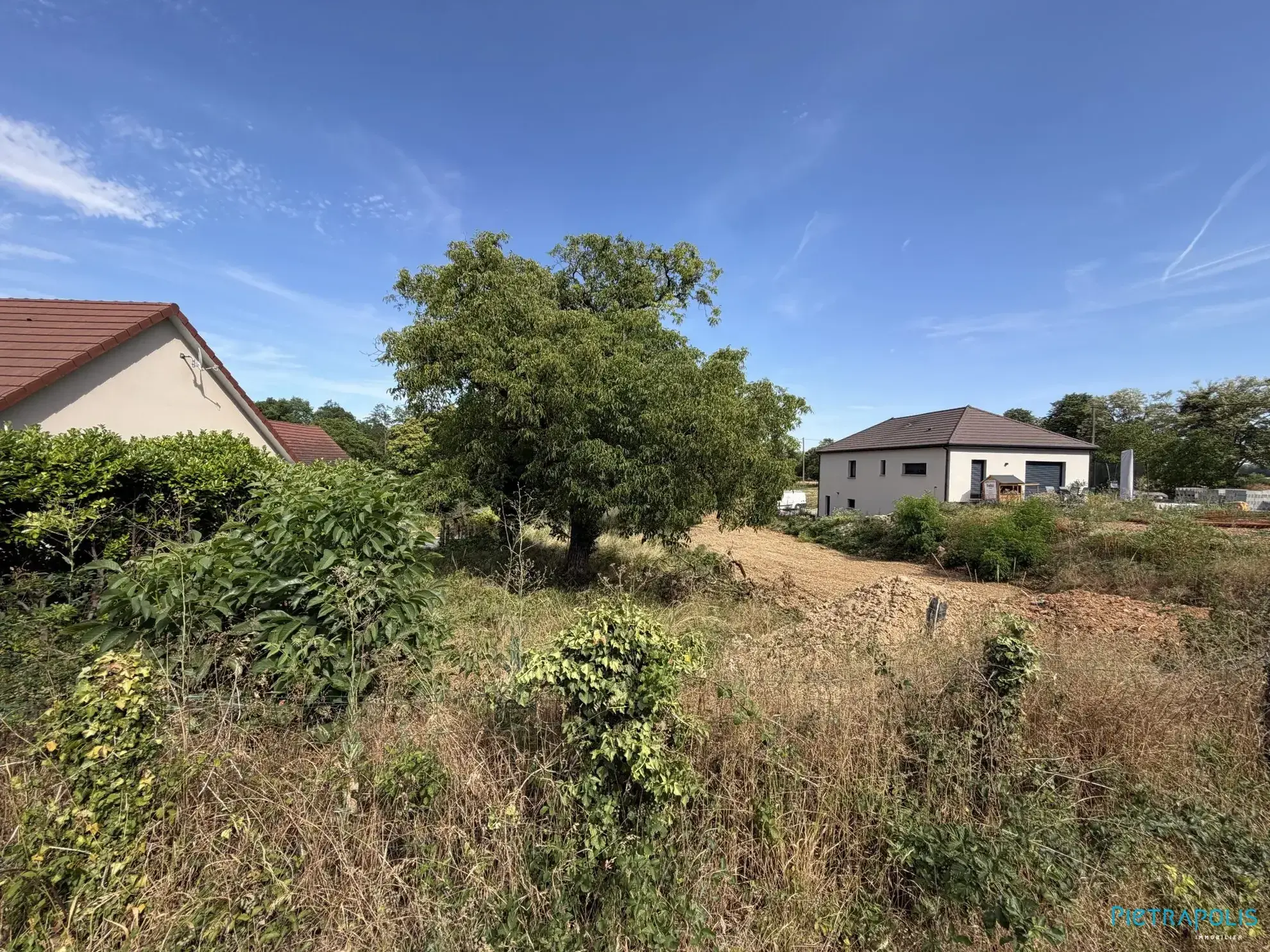 Terrain à bâtir de 1176 m² à Givry, secteur paisible 