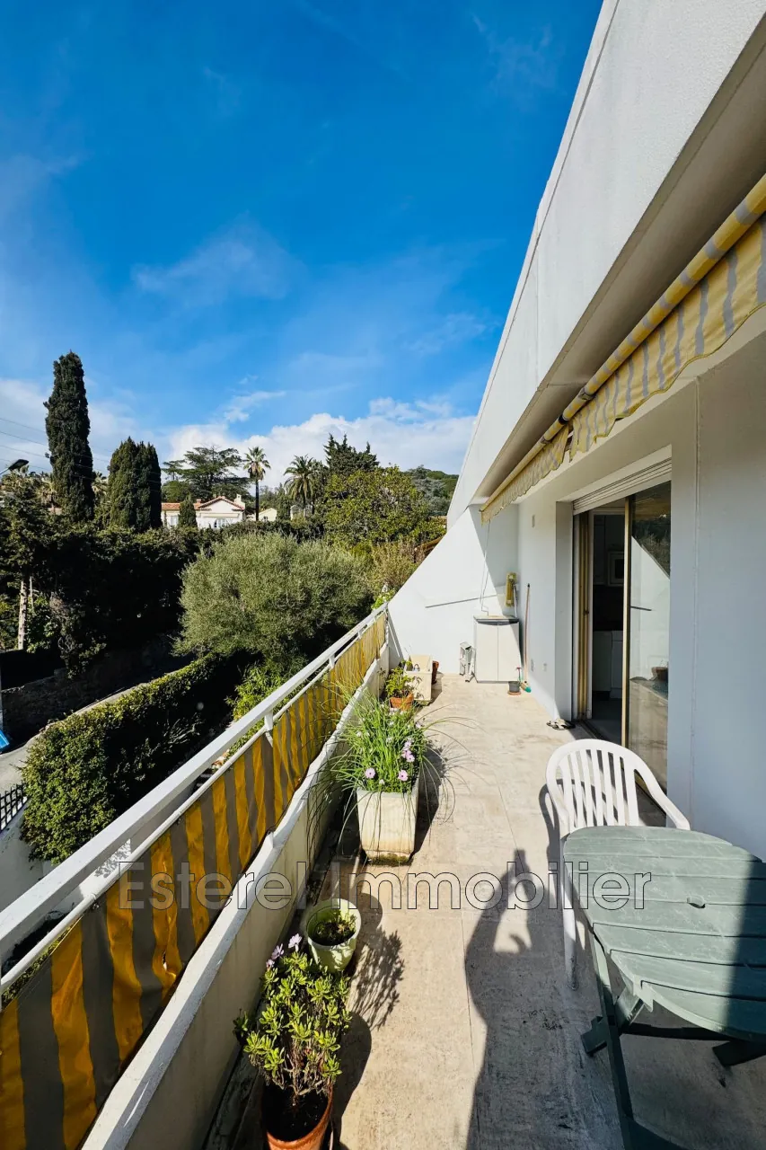 Studio exceptionnel avec terrasse à Cannes dans résidence de luxe 