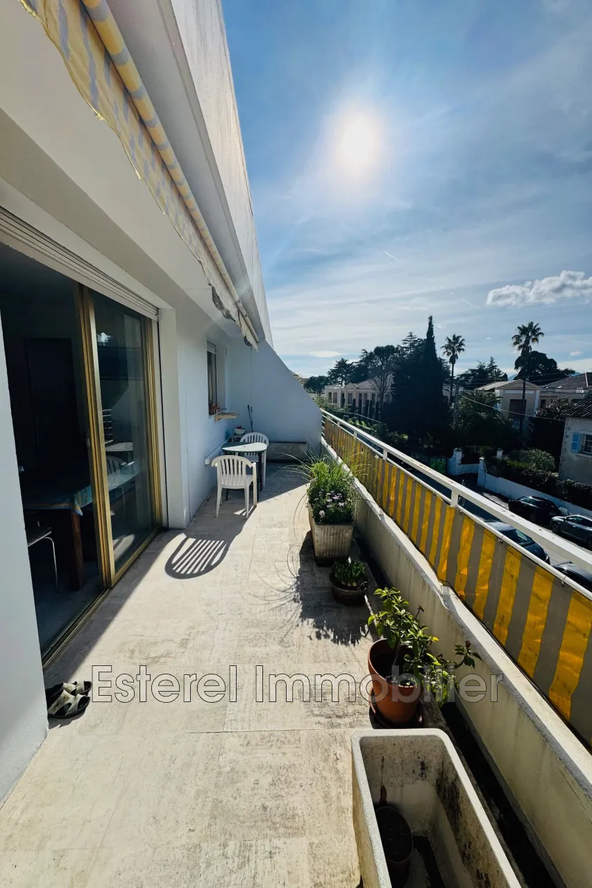 Studio exceptionnel avec terrasse à Cannes dans résidence de luxe 
