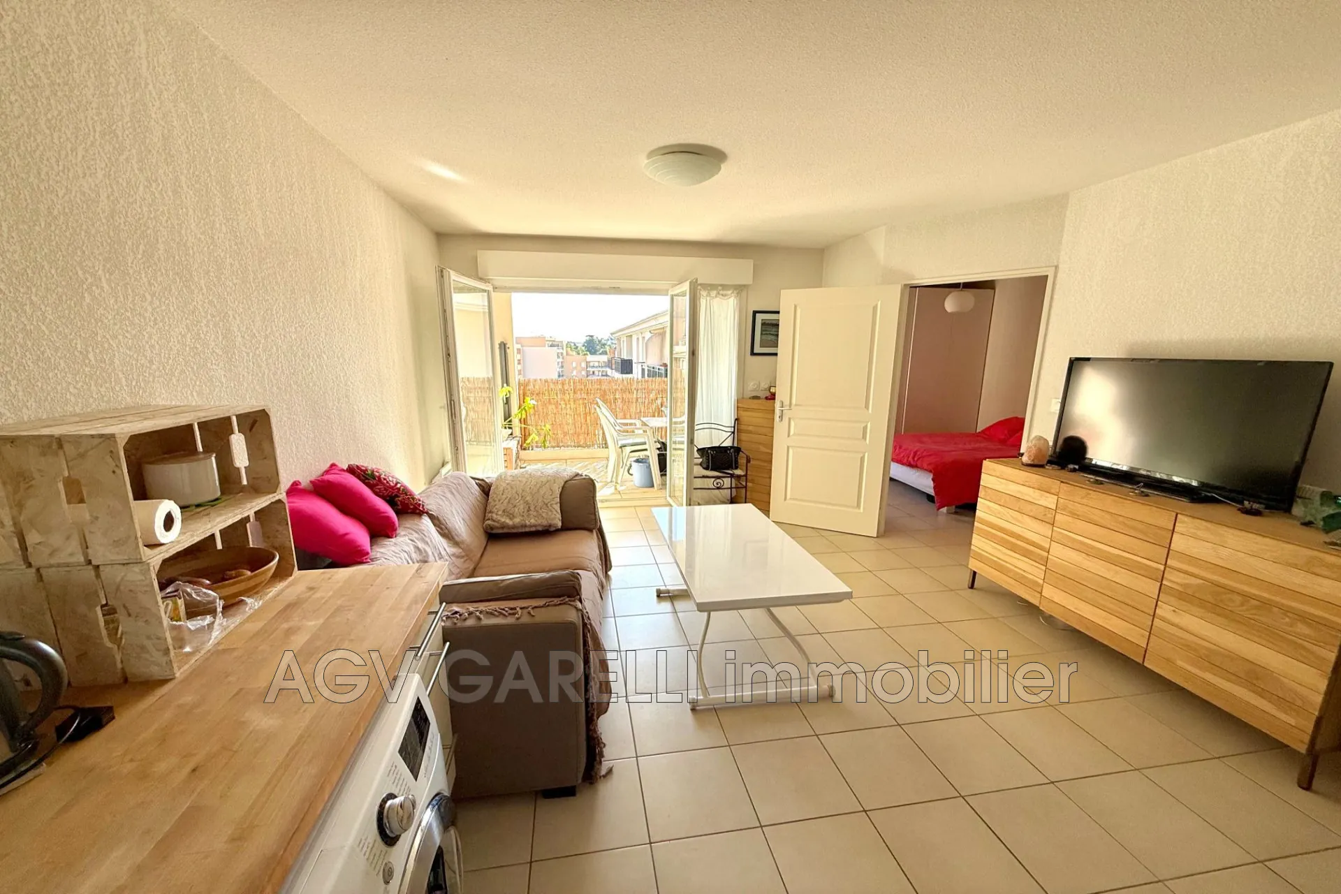 À vendre appartement T2 avec terrasse et garage à Toulon Est 