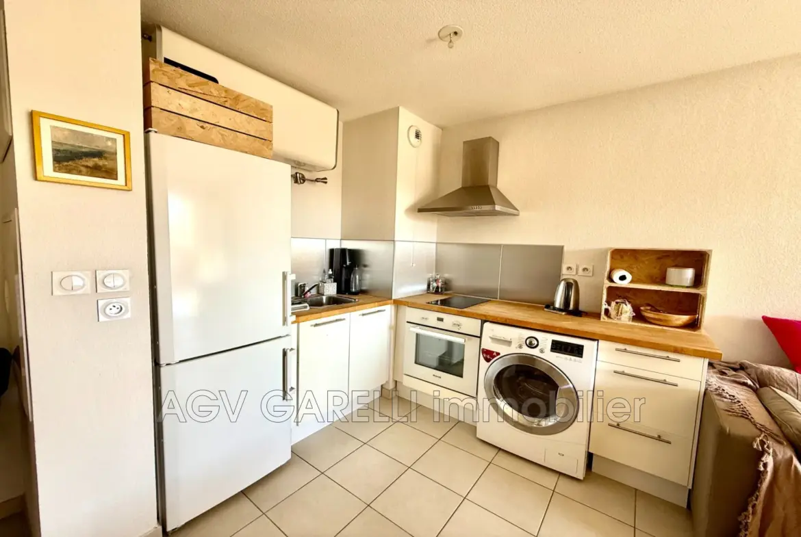 À vendre appartement T2 avec terrasse et garage à Toulon Est 