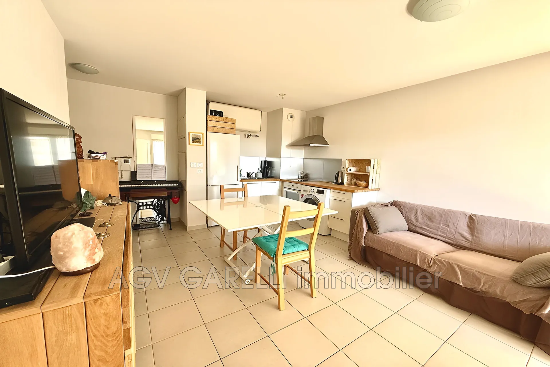 À vendre appartement T2 avec terrasse et garage à Toulon Est 