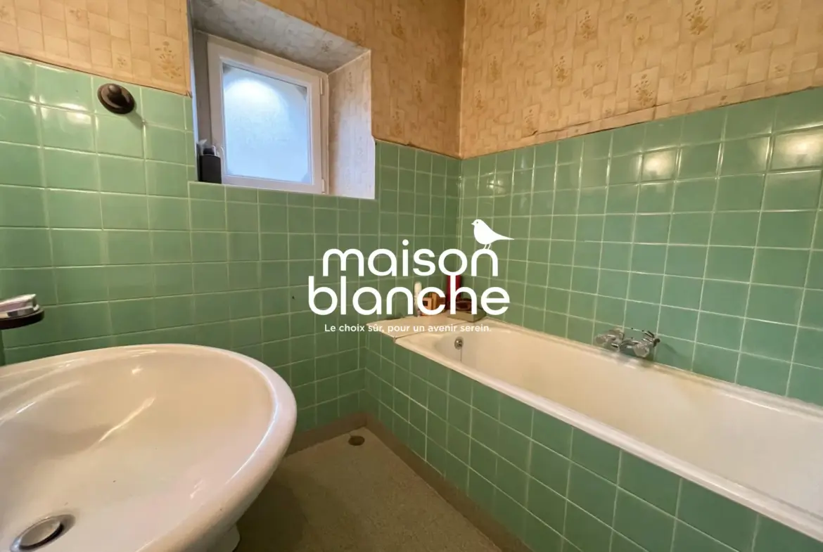 Belle maison en pierre avec jardin et potentiel à Blasimon 