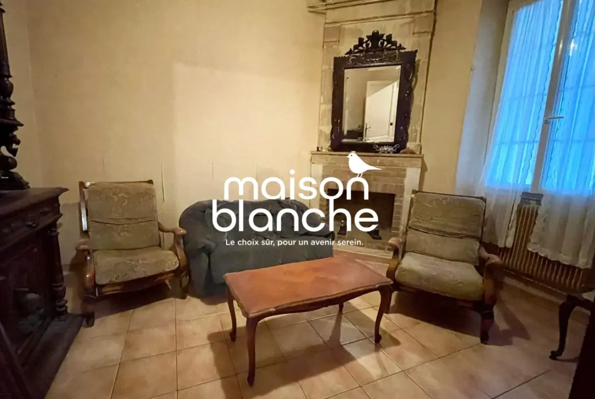 Belle maison en pierre avec jardin et potentiel à Blasimon 