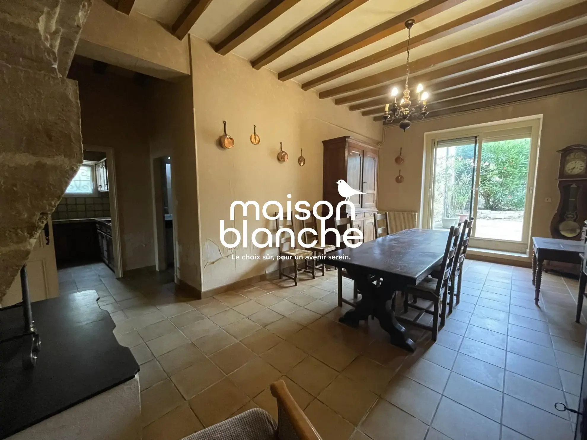 Belle maison en pierre avec jardin et potentiel à Blasimon 