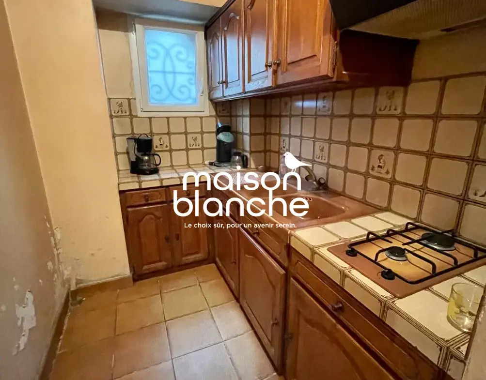 Belle maison en pierre avec jardin et potentiel à Blasimon 
