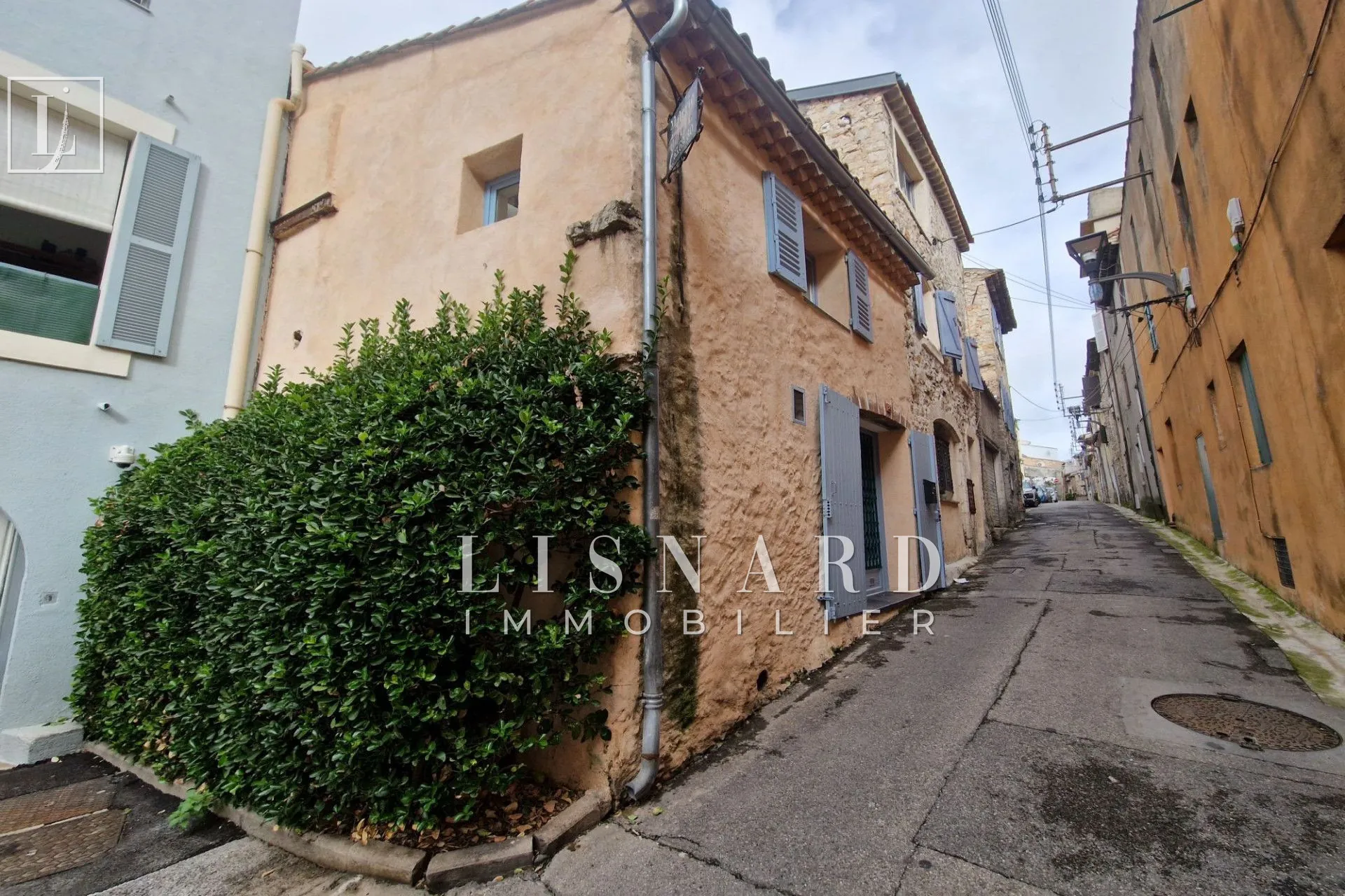 Maison de village dans le centre historique, sans charges et à aménager 