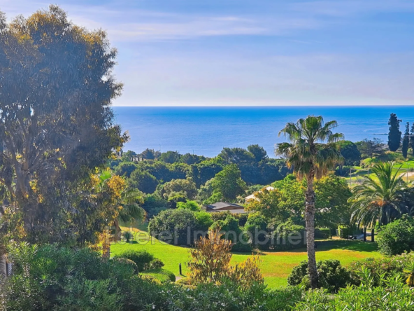 Studio à vendre avec vue mer à Cap Esterel - Agay