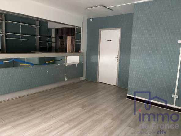 Local commercial de 67 m² avec vitrine à Saint-Étienne