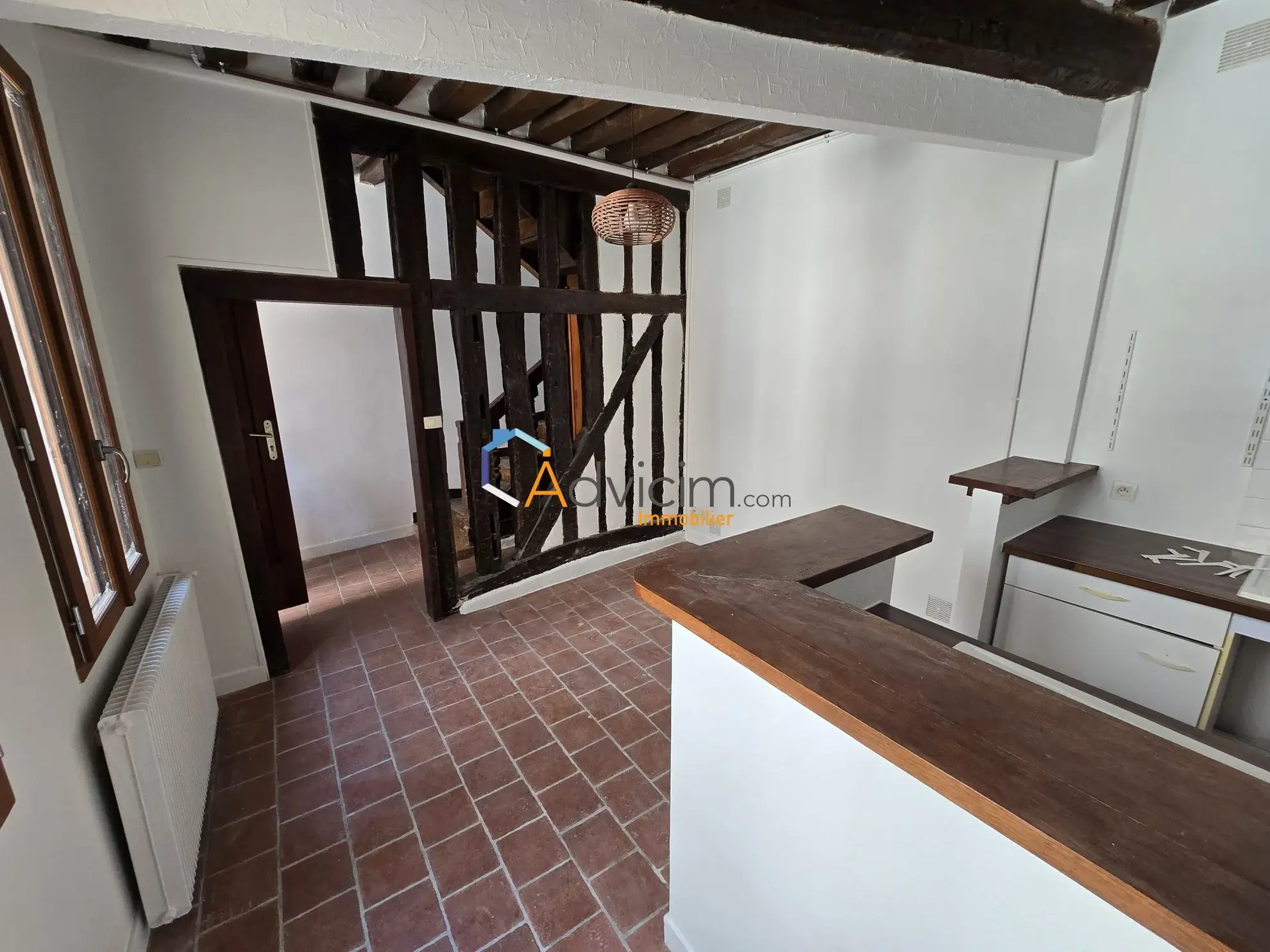Maison ancienne à vendre à Orléans avec terrasse et potentiel de rénovation 