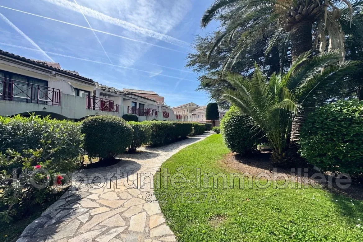 Bel appartement 2 pièces avec terrasse, piscine et jardin à Cannes 