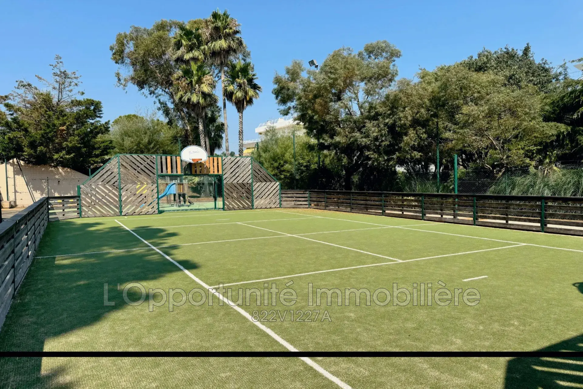 Bel appartement 2 pièces avec terrasse, piscine et jardin à Cannes 