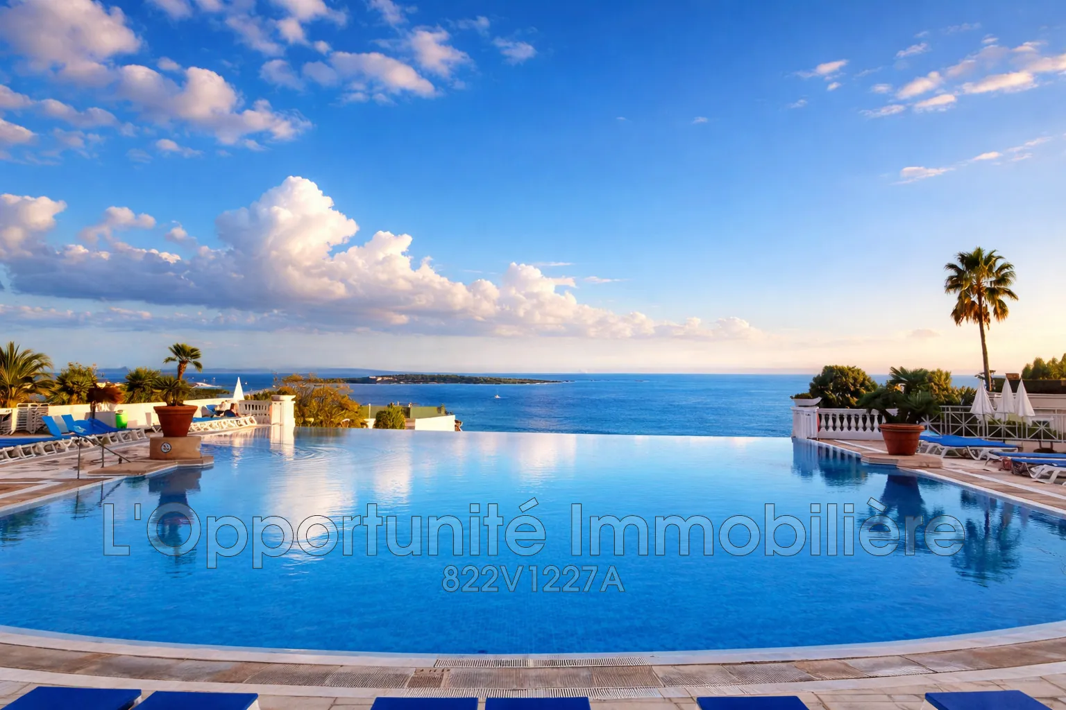 Bel appartement 2 pièces avec terrasse, piscine et jardin à Cannes 