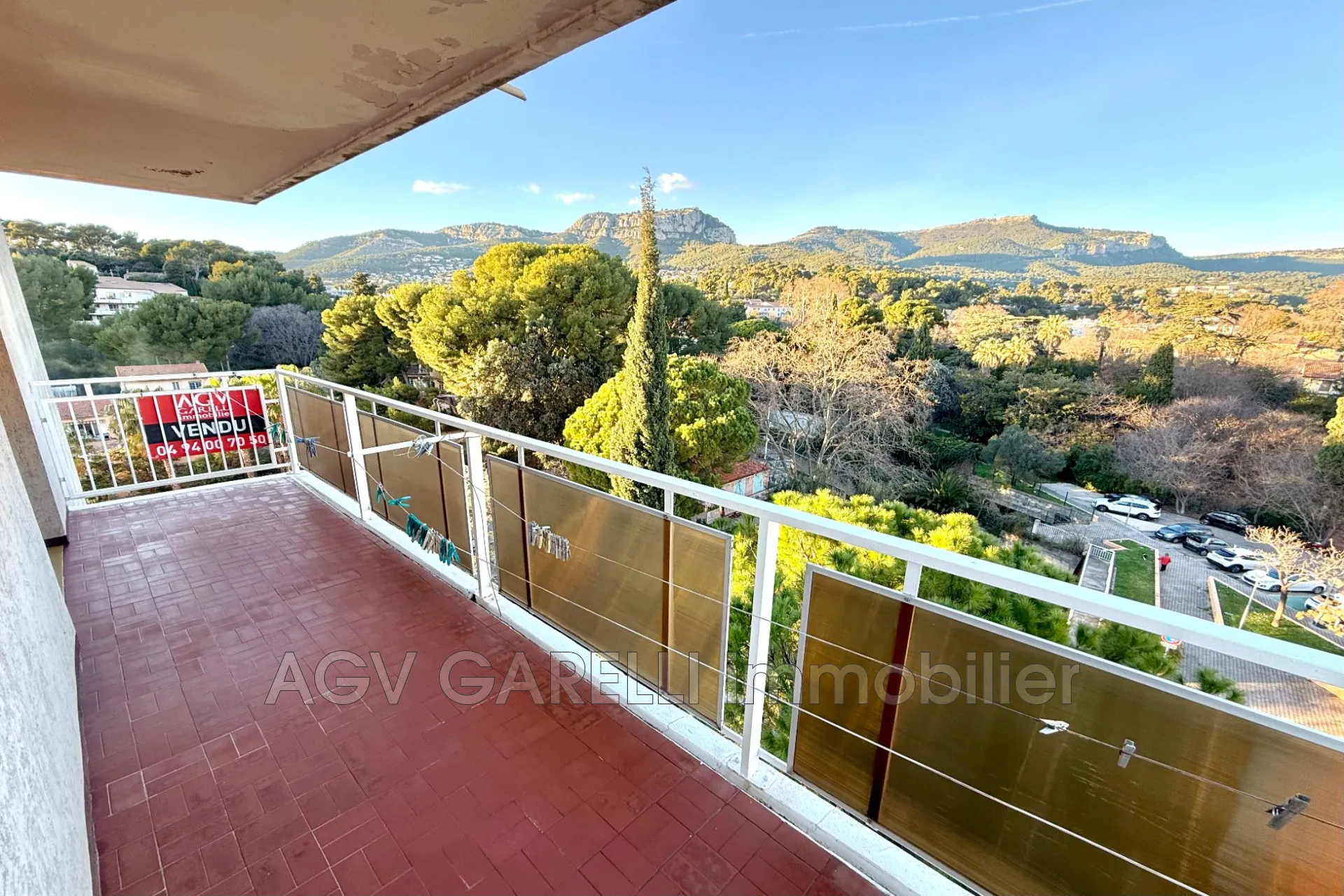 Belle appartement 3 pièces avec terrasse, cave et parking à Toulon Ouest 