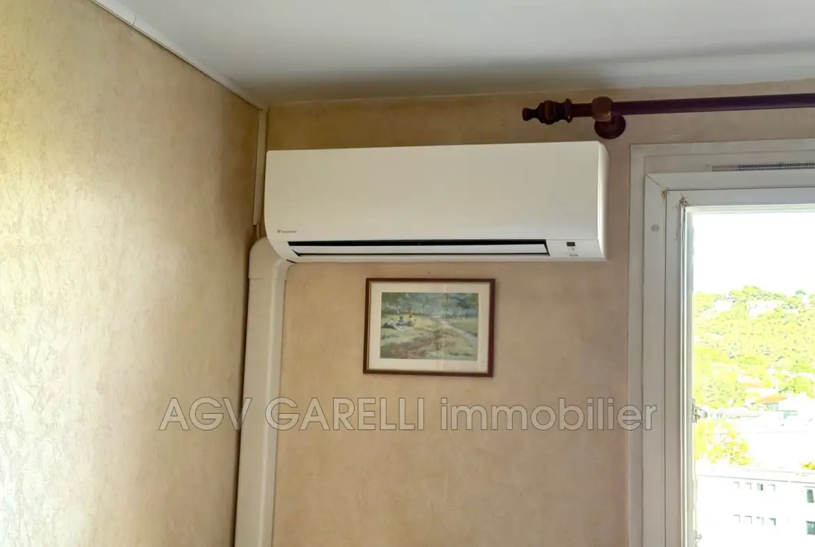 Belle appartement 3 pièces avec terrasse, cave et parking à Toulon Ouest 