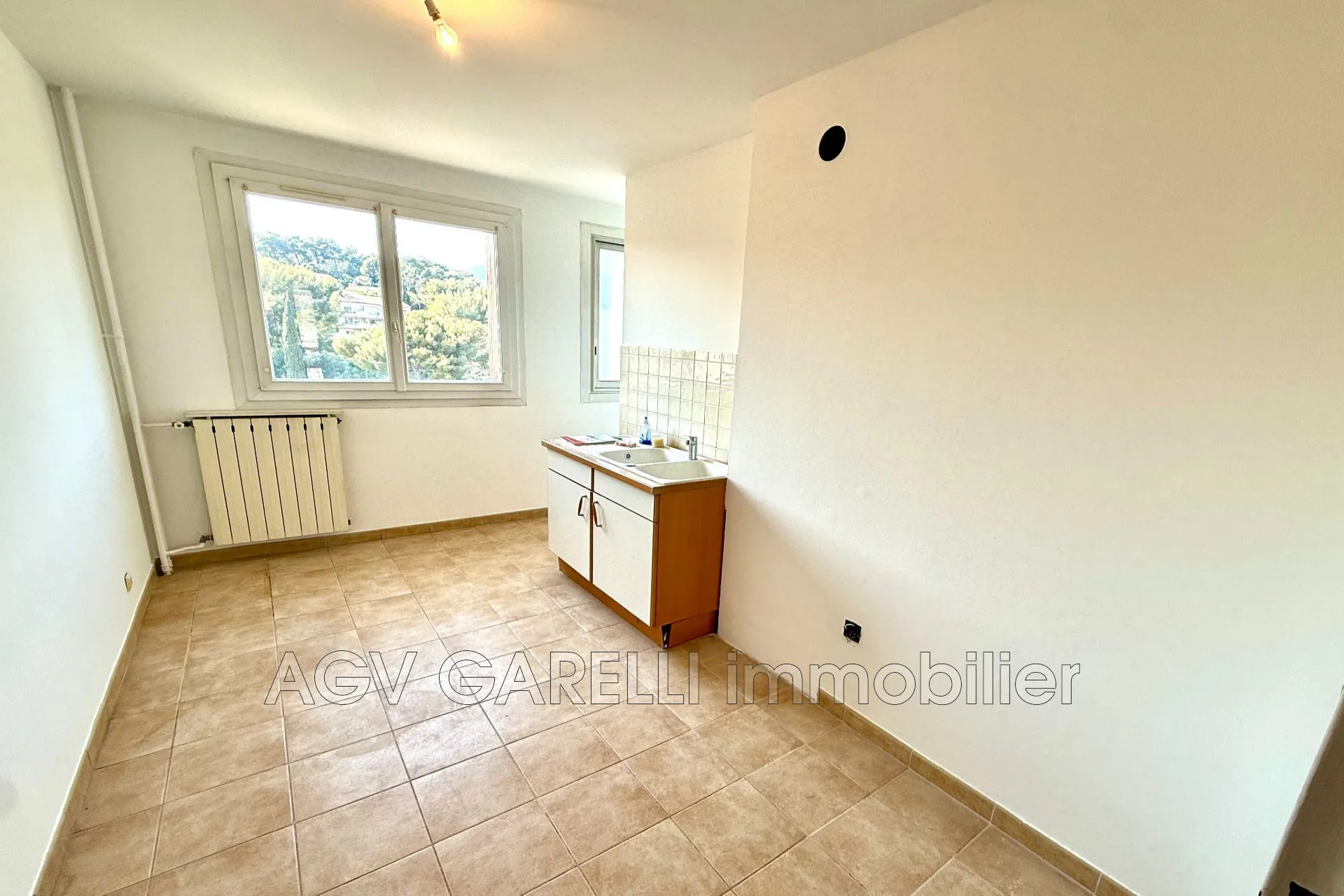 Appartement 3 pièces de 73m² avec terrasse et cave à Toulon 