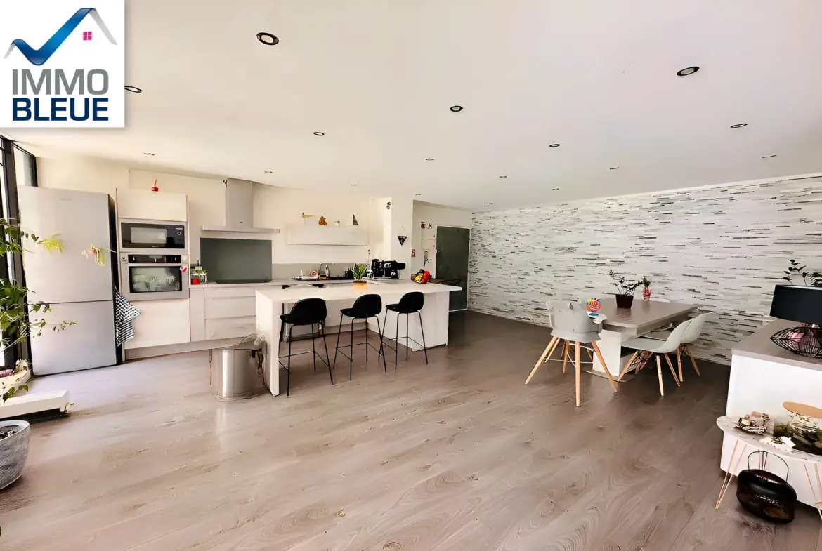 A vendre magnifique appartement T4 climatisé avec terrasse à Martigues 